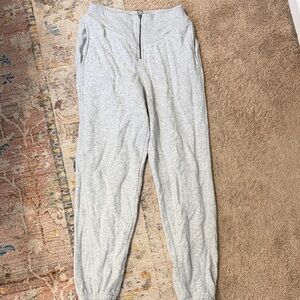 aerie Heather Gray sweatpants with front zip